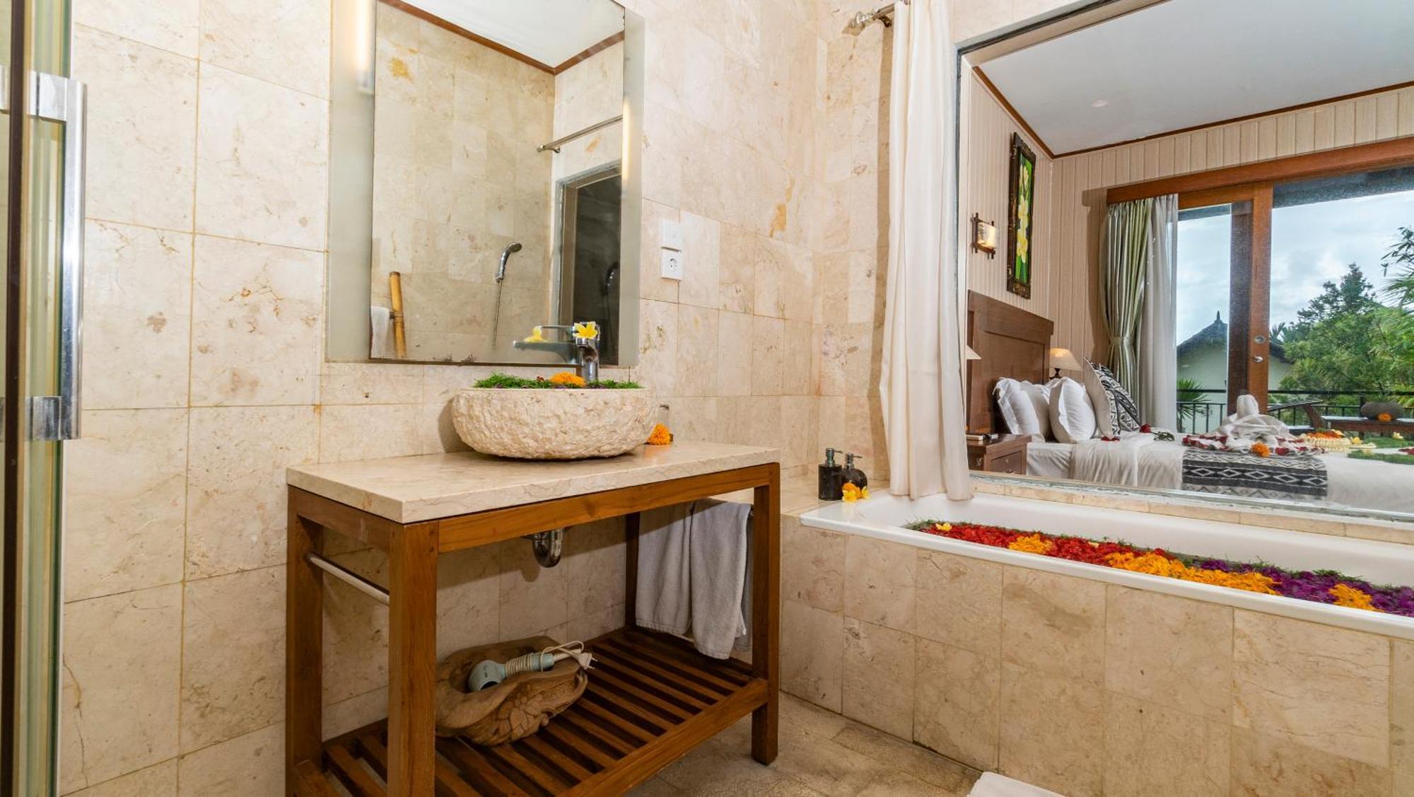 Gita Maha Ubud Hotel By Mahaputra-Chse Certified Exteriör bild