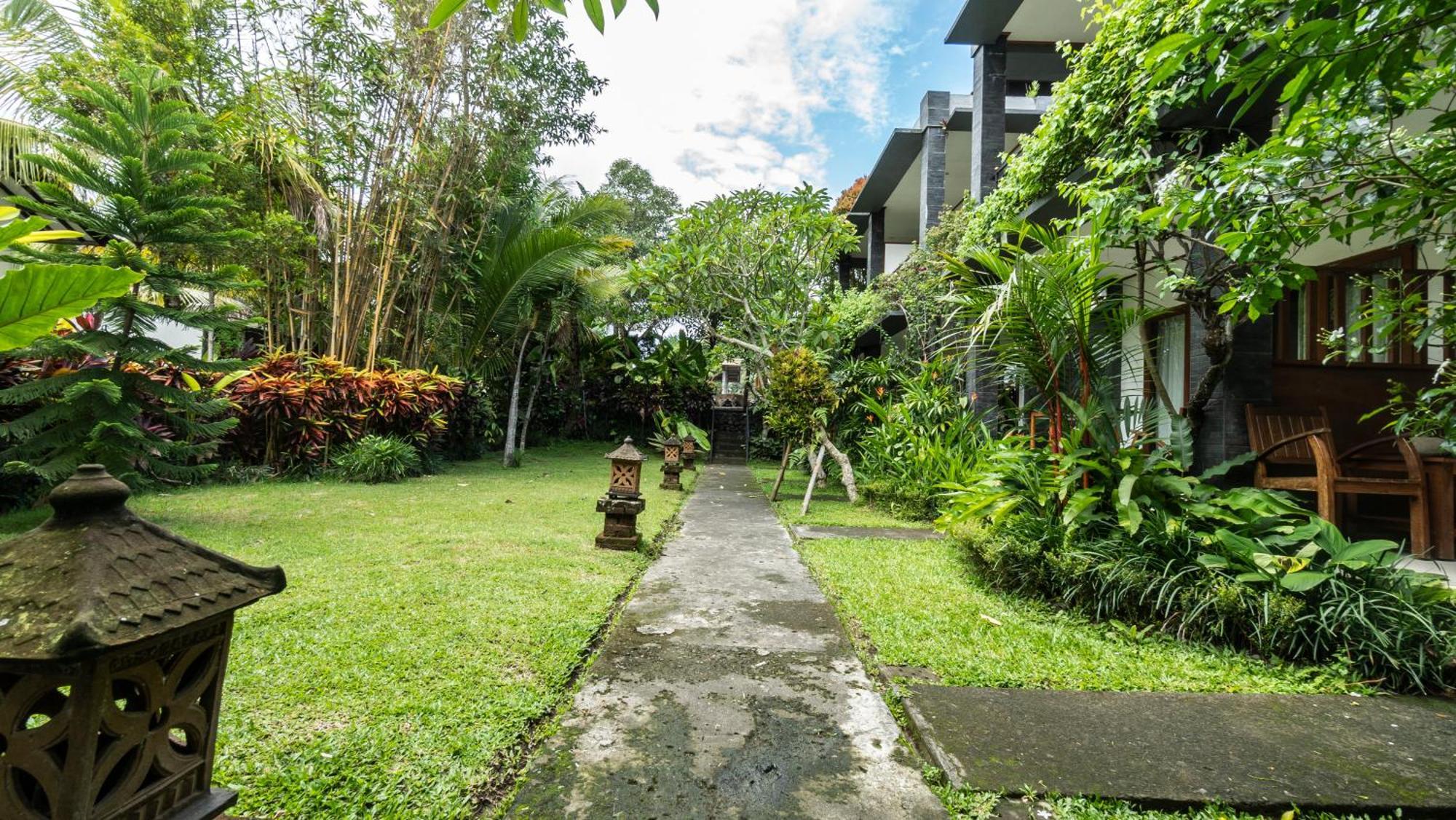 Gita Maha Ubud Hotel By Mahaputra-Chse Certified Exteriör bild